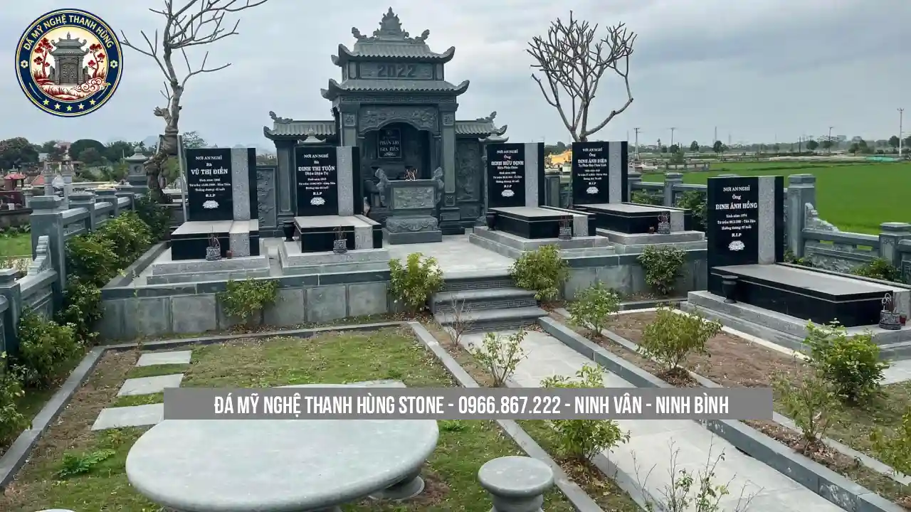 Khu lăng mộ không chỉ là nơi lưu giữ cội nguồn mà còn mang ý nghĩa tâm linh sâu sắc, giúp con cháu tưởng nhớ và gắn kết với tổ tiên.